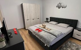 Emanuela Apartments